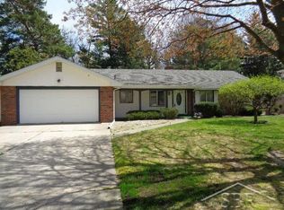 1070 Sauk Ln, Saginaw, MI 48638