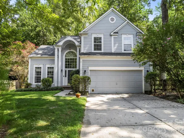 3516 Crescent Knoll Dr, Matthews, NC 28105