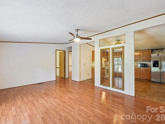 3rd image of 3296 Torrence Branch Dr