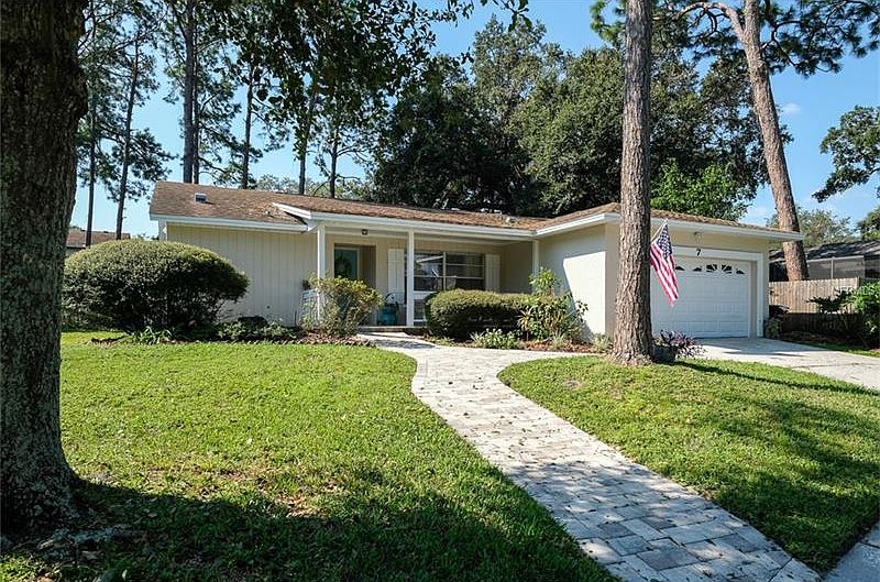 1st image of 7 Harbor Oaks Cir