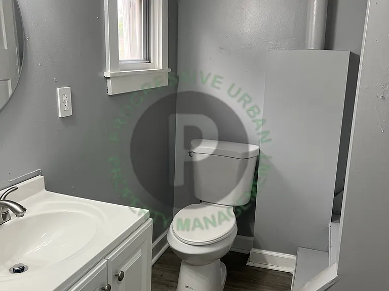 3586 W 47th St — Photo 2