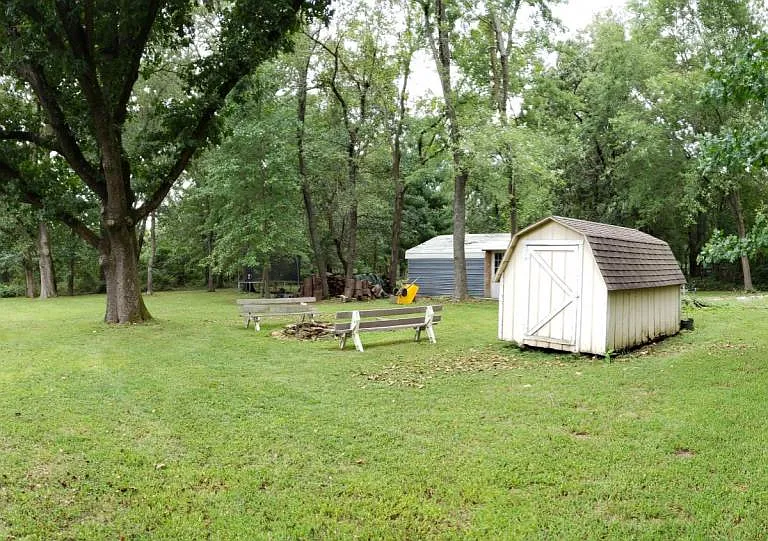 3111 W Perry Rd — Photo 2
