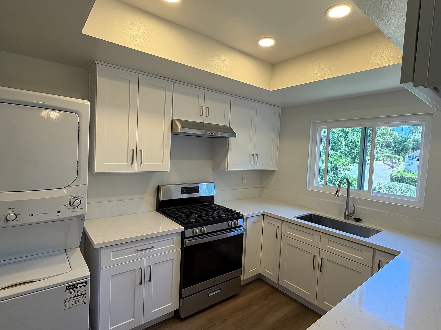 2 bed, 1100 sqft, $2,600 — Photo 3