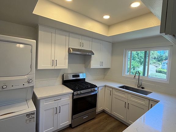 3rd image of 248 Alestar St APT 3