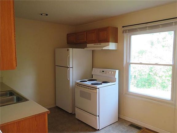5th image of 8318 Barnett Ave
