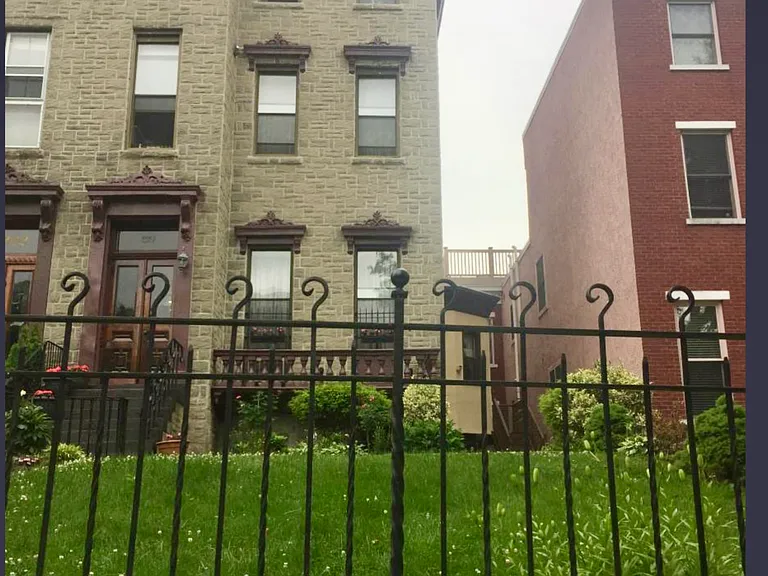 2224 Green St #5 — Photo 9