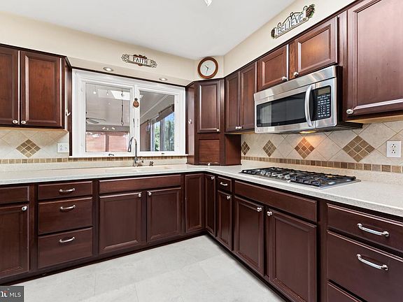 4th image of 10226 Glebe Rd