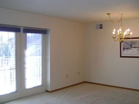 2nd image of 708 Redmont Pl #708