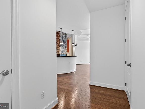 3rd image of 1915 Towne Centre Blvd Unit 513
