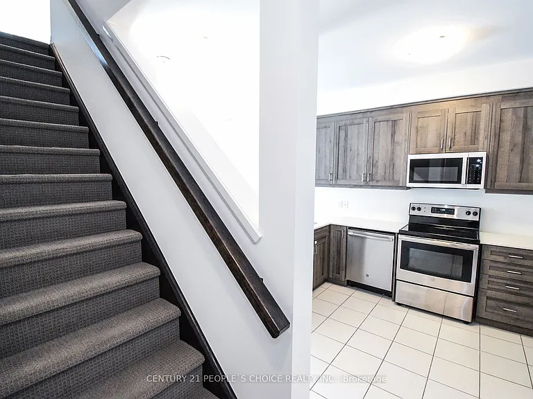15 Hoffman Ln — Photo 28
