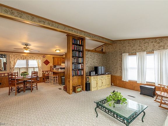 4th image of 77 Parkway Dr