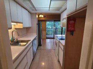 2218 Castle Rock Sq #2218, Reston, VA 20191