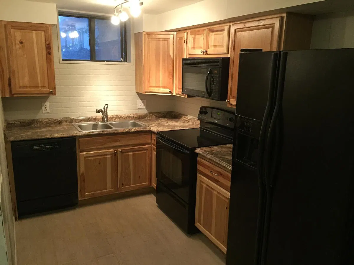 2 bed, 1080 sqft, $2,000 — Photo 2