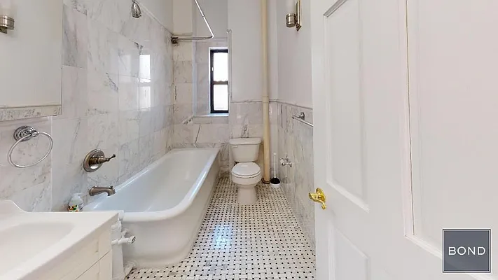 Rented by Bond New York | media 50