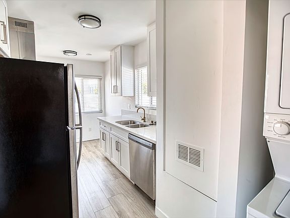 5th image of 2021-2027 W Jefferson Blvd #2023-1/4