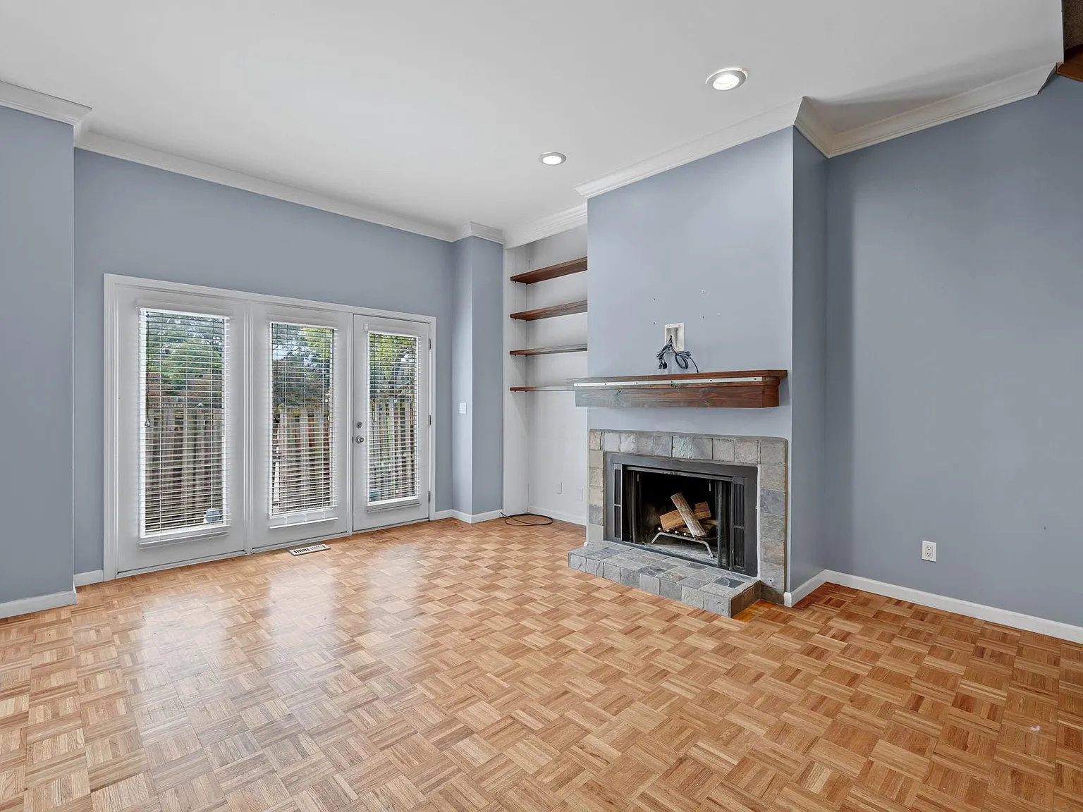 2 bed, 1596 sqft, $2,600 — Photo 4