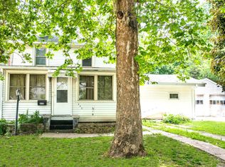 832 Chestnut Ave, Dixon, IL 61021