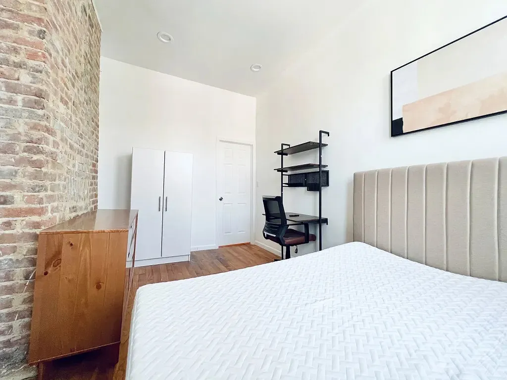4 bed, 1.5 bath, 1200 sqft, $1,250 — Photo 3