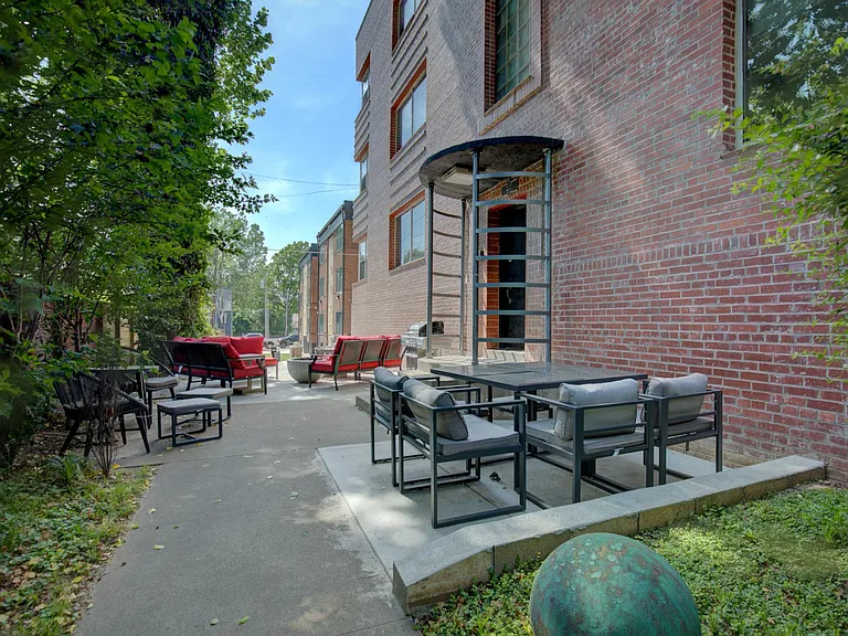 2106 S Cincinnati Ave — Photo 27