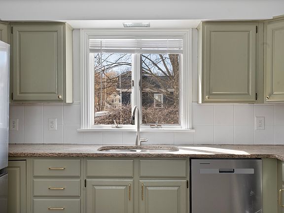 3rd image of 6 Prospect St #1