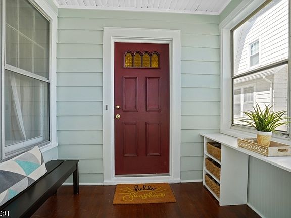 2nd image of 259 Ward Pl