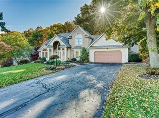 9 Brigden Ln, Pittsford, NY 14534