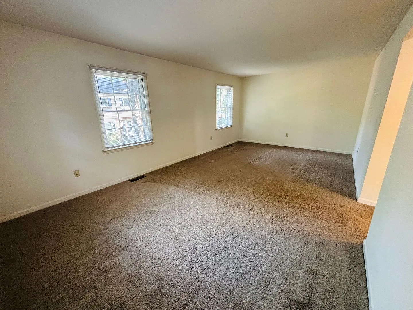 3 Bedroom 2.5 Bath Townhouse — Photo 2