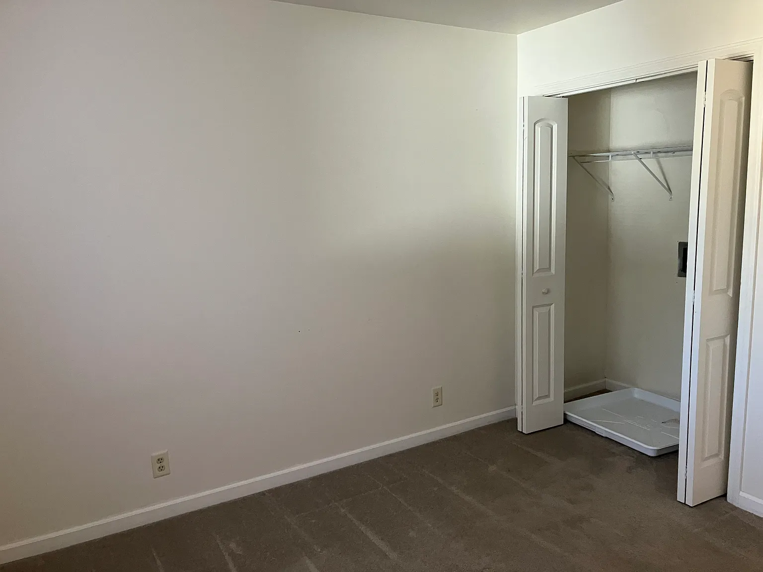 2 bed, 950 sqft, $1,650 — Photo 2