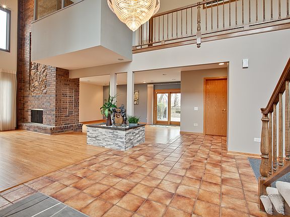 3rd image of 1245 Stratford Pl