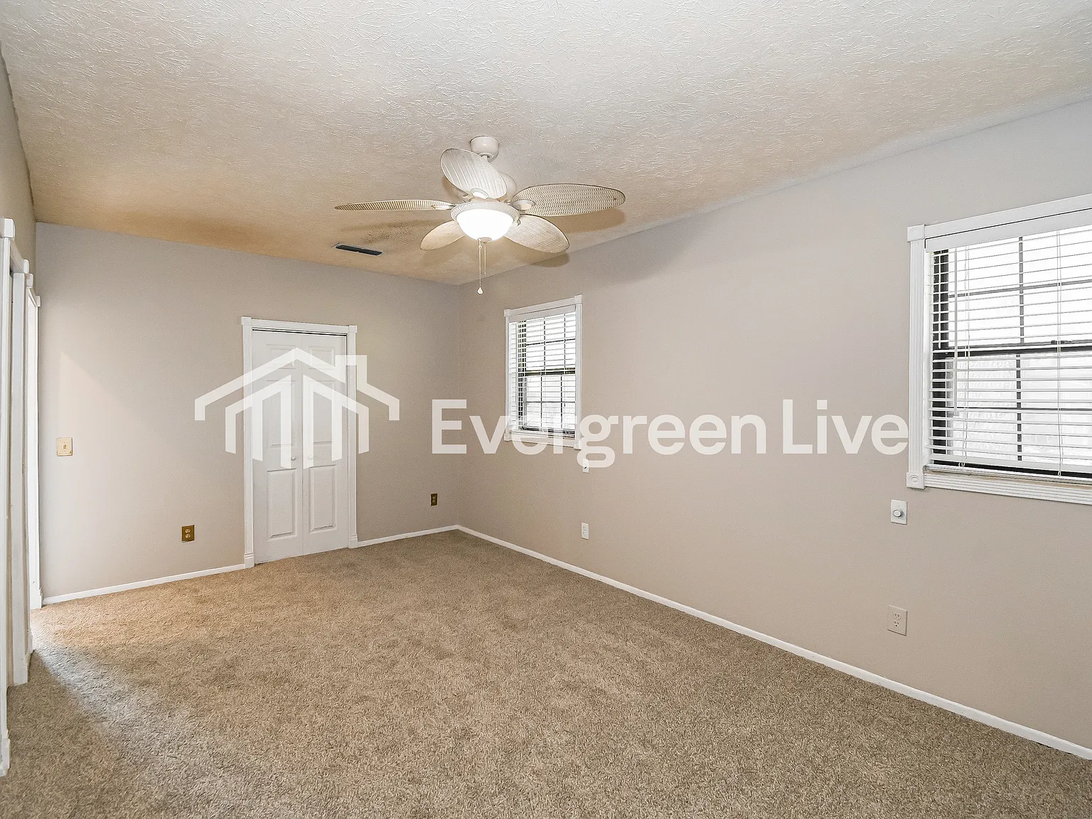 3 bed, 2.0 bath, 2200 sqft, $1,345 — Photo 4