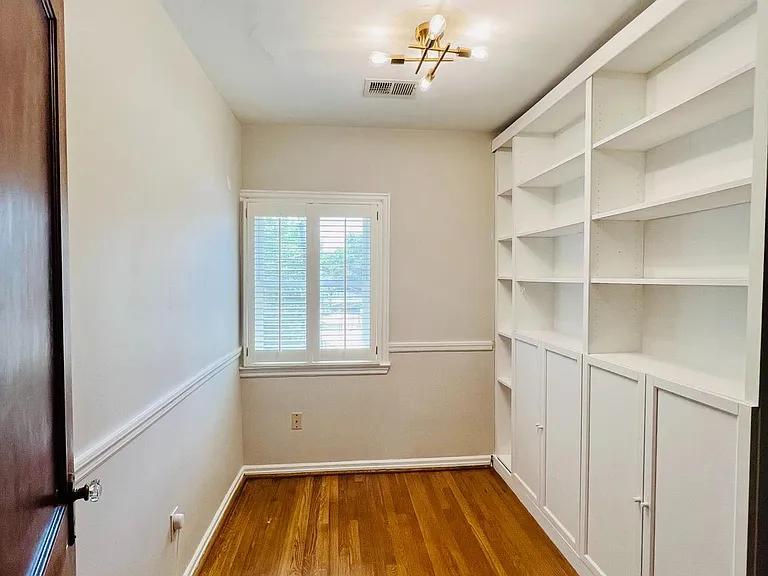 1008 Bashford Ln — Photo 15