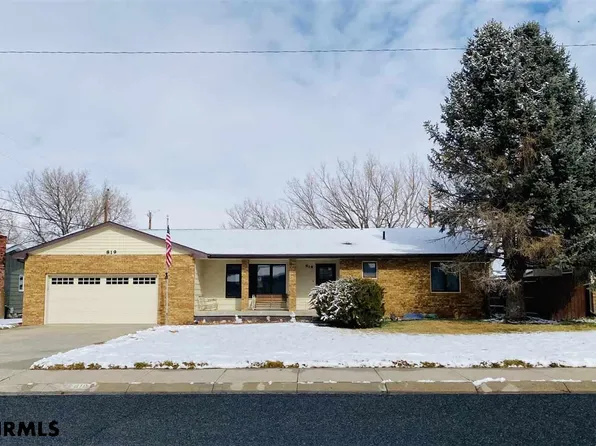 819 E 38th St, Scottsbluff, NE 69361
