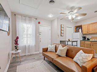 802 S 10th St APT 3F, Philadelphia, PA 19147