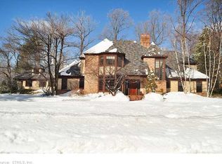 30 Mohawk Dr, West Hartford, CT 06117