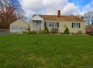 425 Hilltop Dr, Stratford, CT 06614