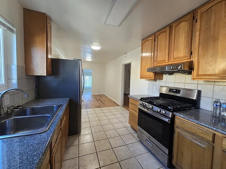 1636 Virginia St — Photo 11