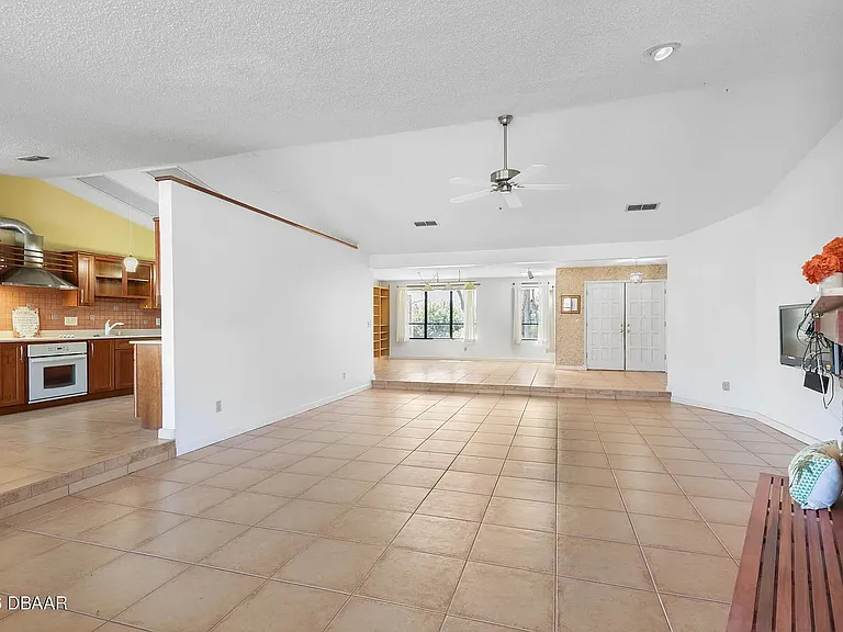 3203 John Anderson Dr — Photo 15