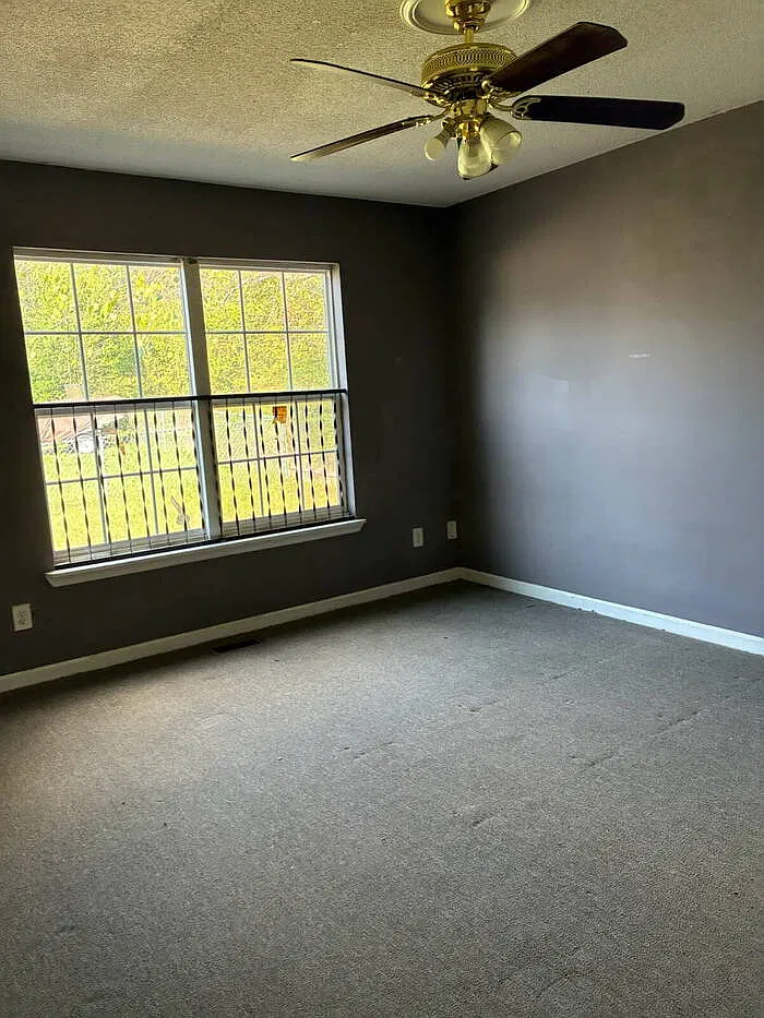 3 bed, 2.0 bath, $1,150 — Photo 1