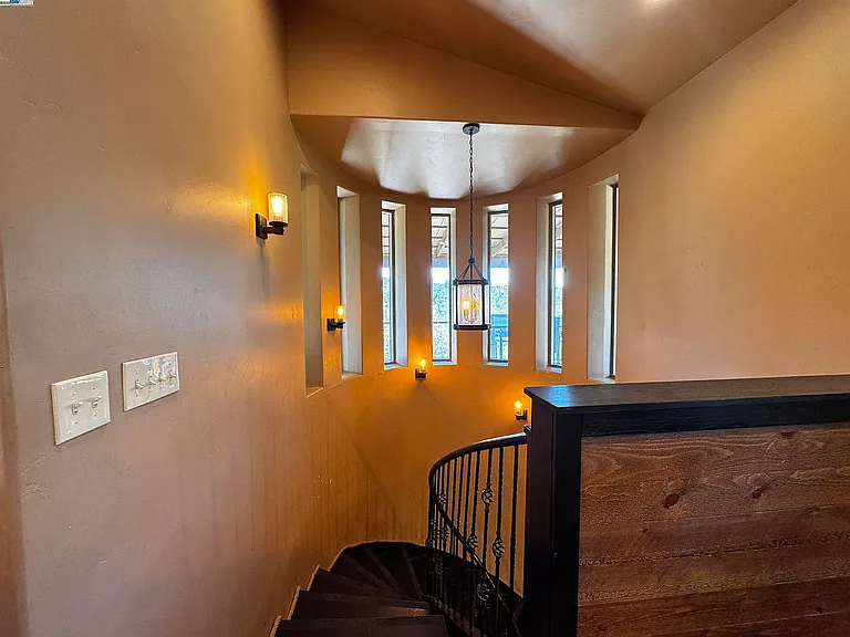 2280 Roan Rd — Photo 43