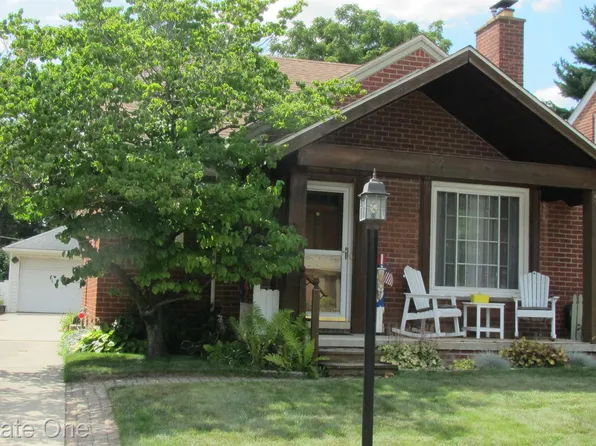 921 Mayburn St, Dearborn, MI 48128