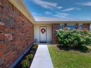 816 Cedar Ridge Ln, Burleson, TX 76028