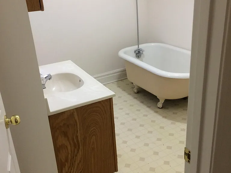 1531 SW College Ave #3 — Photo 5