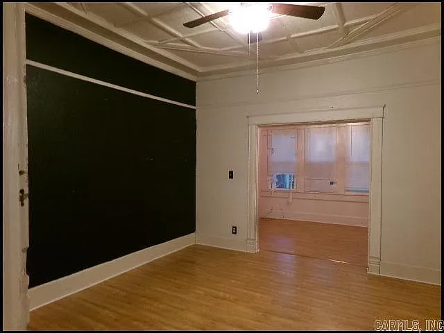 303 E Nichols St — Photo 13