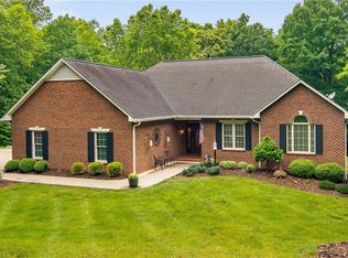 110 Waterbury Pl, Lexington, NC 27292