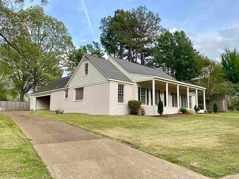 2420 Stratfield Dr — Photo 32