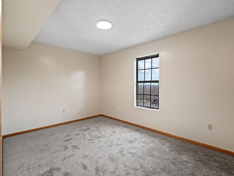 Blueberry Hill Apartments — Photo 27