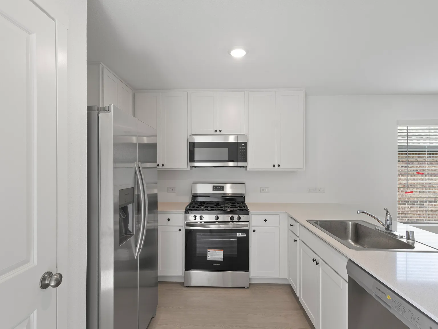 3 bed, 1461 sqft, $1,950 — Photo 2