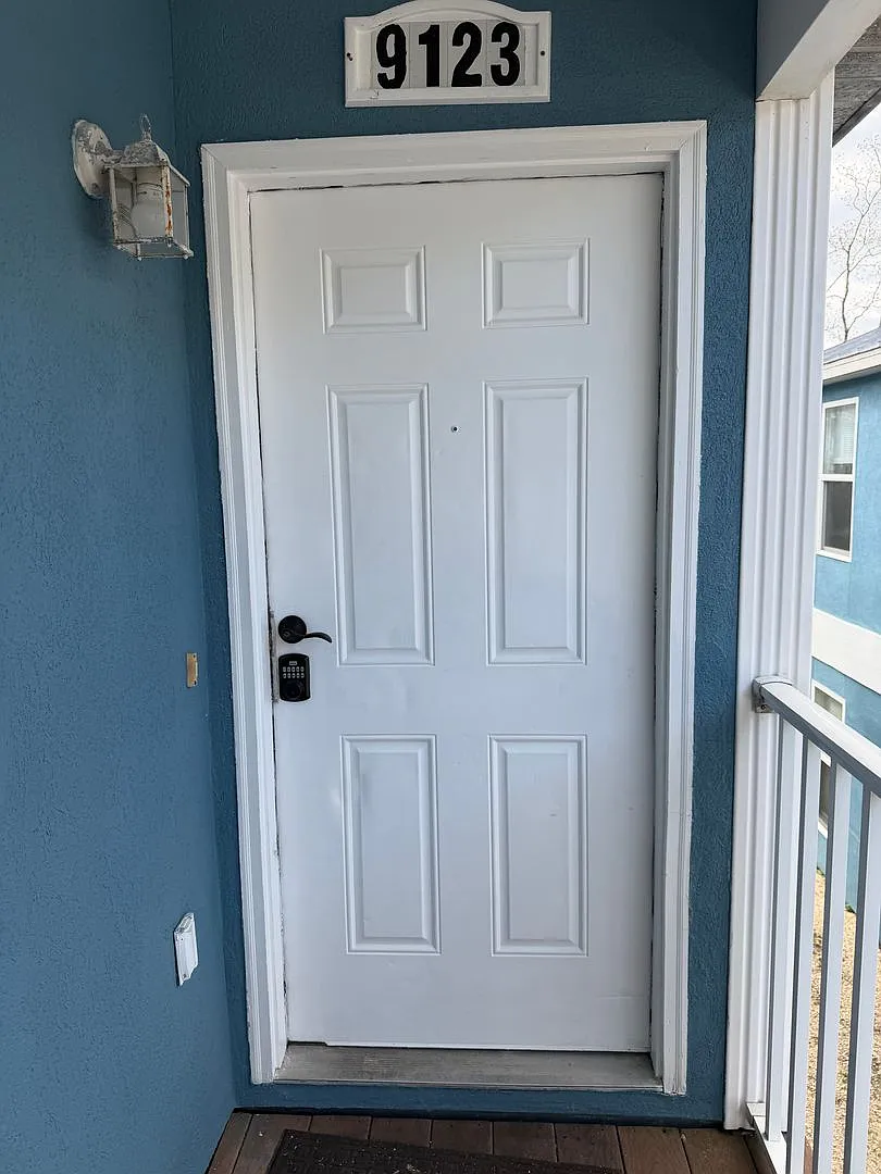 9123 Laird Street — Photo 2