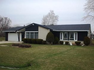 10830 W Bobolink Ave, Milwaukee, WI 53225