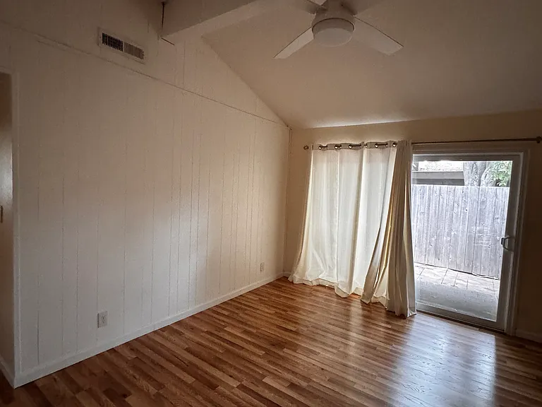 217 La Vida Way — Photo 4